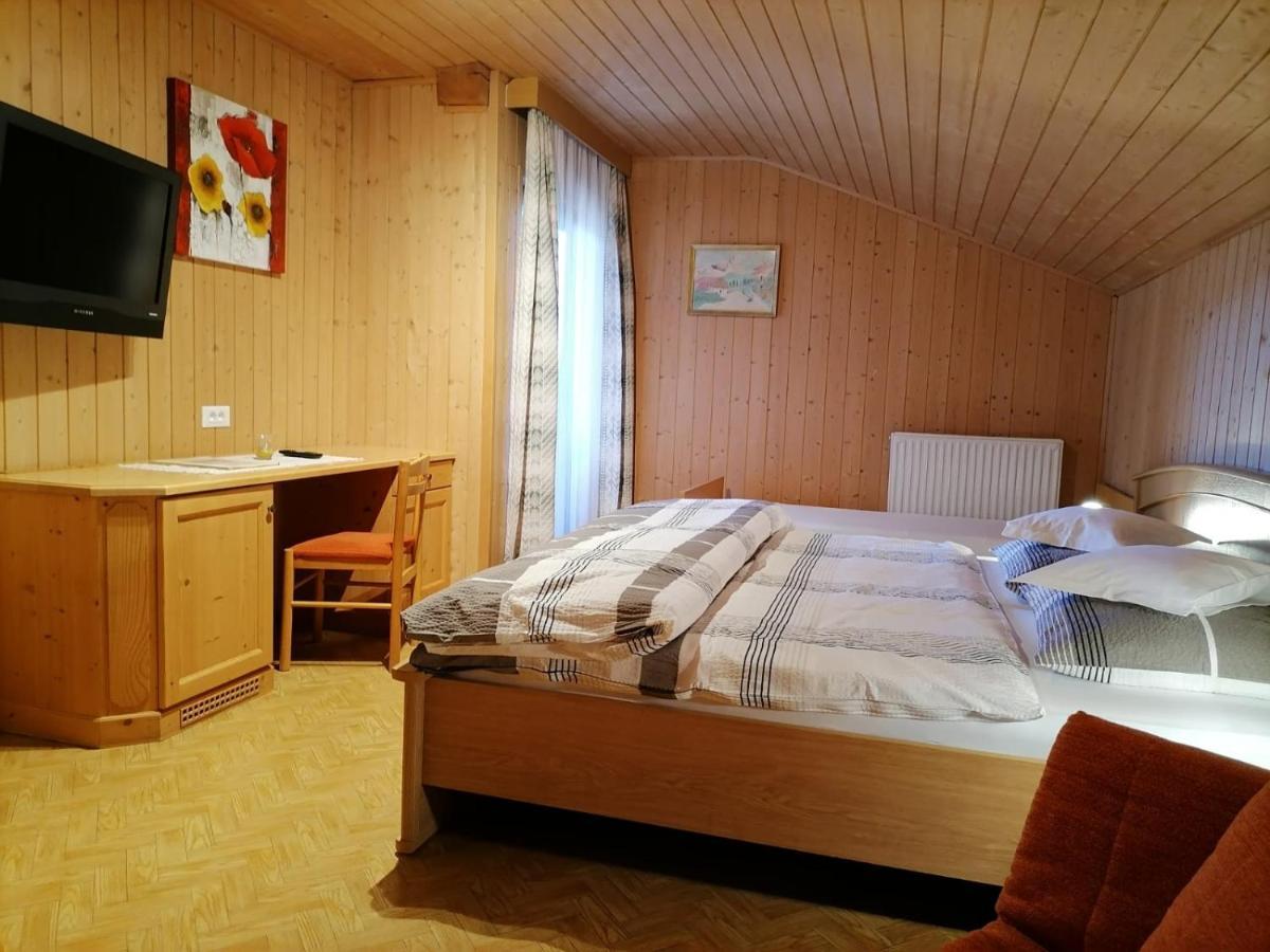Gasthaus Oberkirn Schenna Bagian luar foto