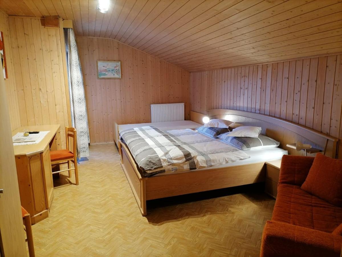 Gasthaus Oberkirn Schenna Bagian luar foto