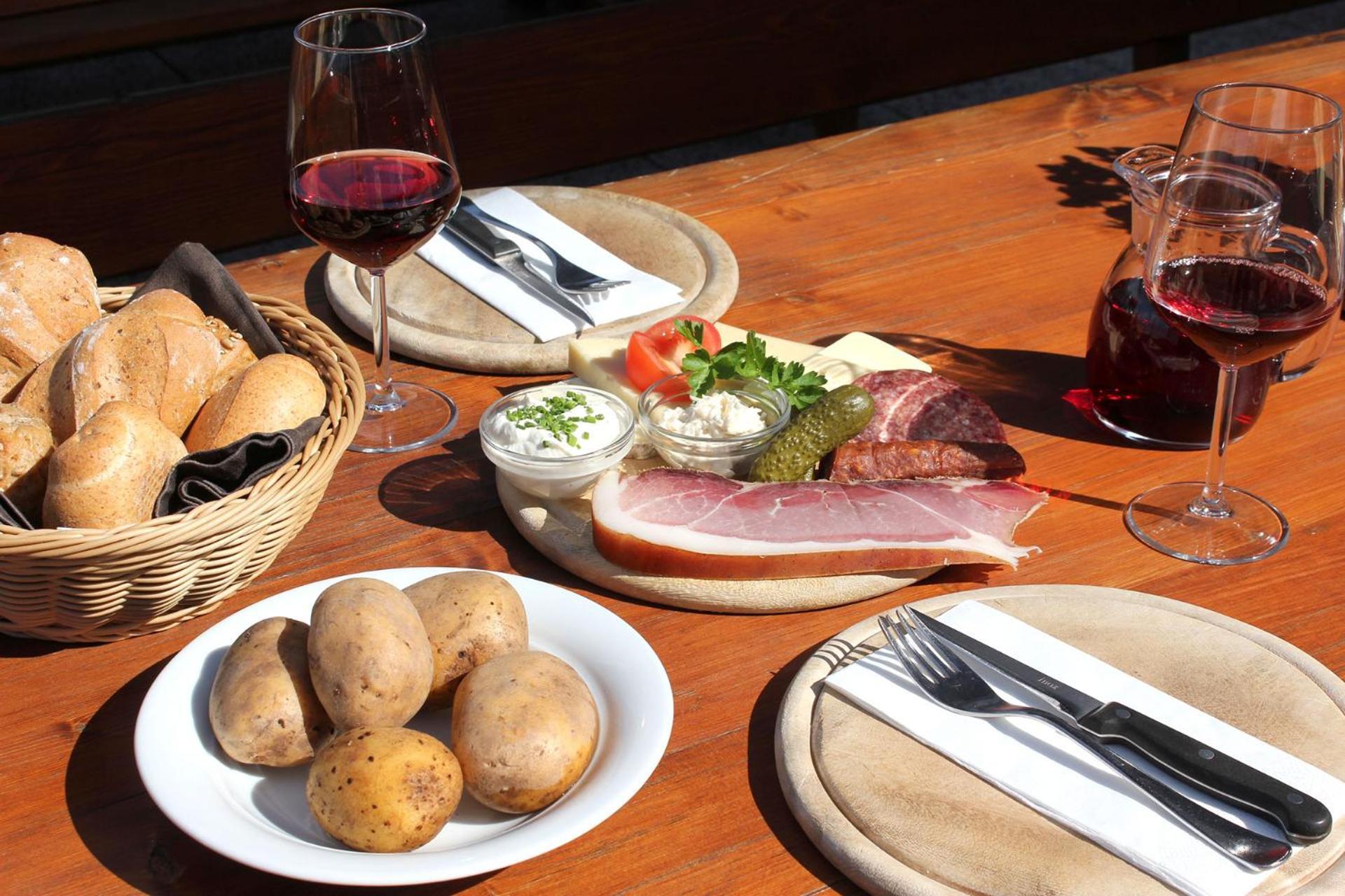 Gasthaus Oberkirn Schenna Bagian luar foto