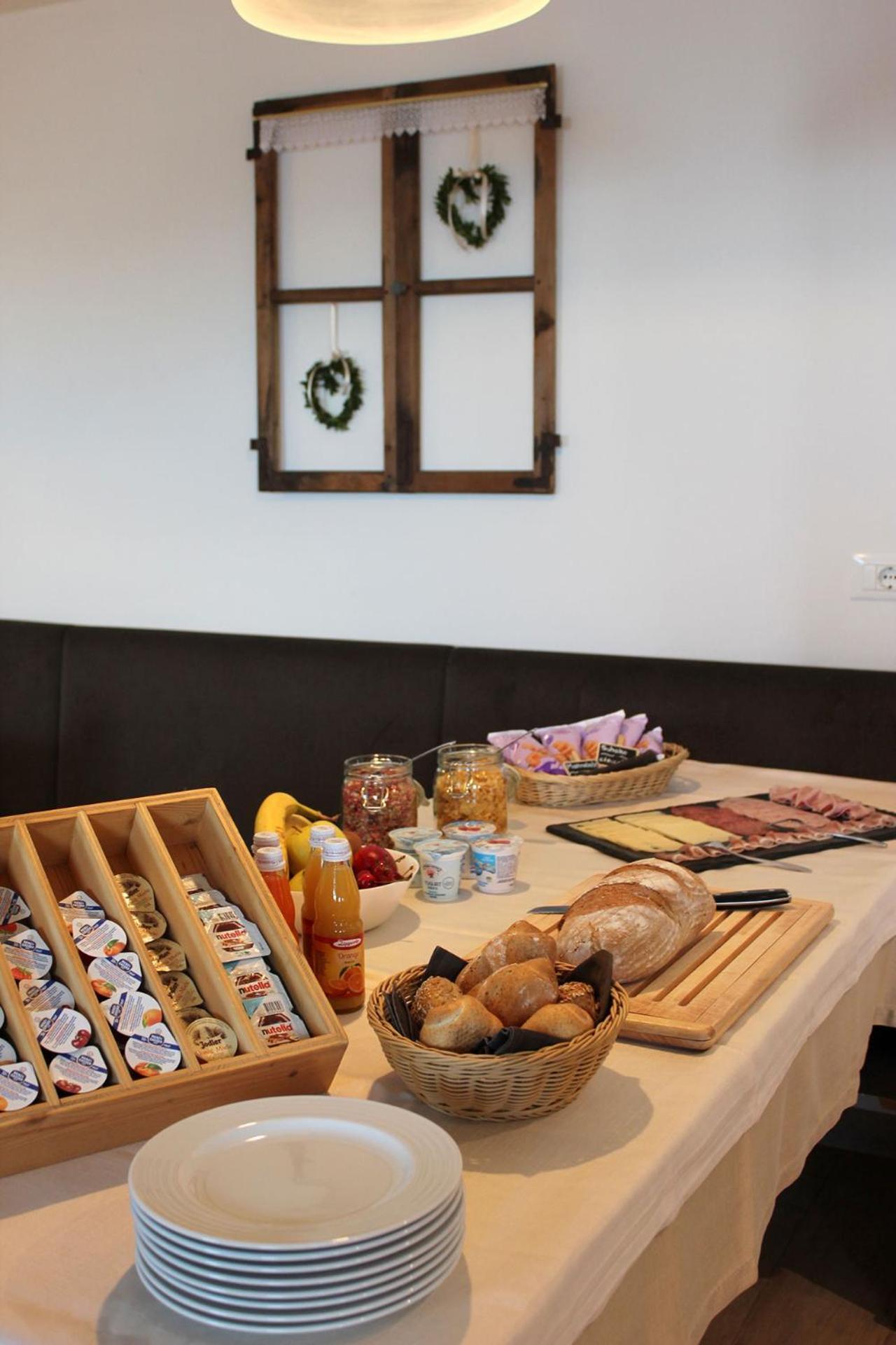 Gasthaus Oberkirn Schenna Bagian luar foto
